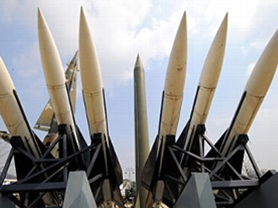 Δαμασκός: Διαψεύδει ότι προμηθεύει τη Χεζμπολάχ με πυραύλους