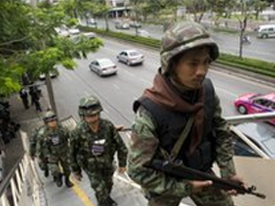 Ταϊλάνδη: Τεθωρακισμένα οχήματα για την πάταξη των διαδηλώσεων