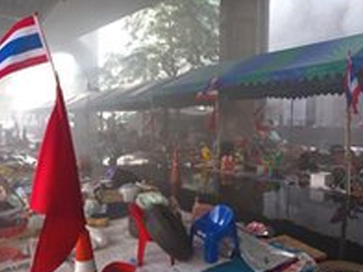 Ηγέτες των «κόκκινων πουκαμίσων» παραδίδονται