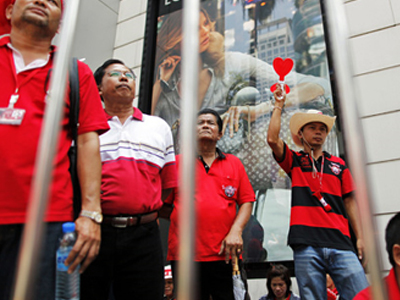 Ταϊλάνδη: Οπαδοί της αντιπολίτευσης εισέβαλαν στο Κοινοβούλιο