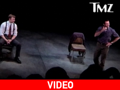 Wolverine και James Bond αντιμέτωποι με ένα κινητό