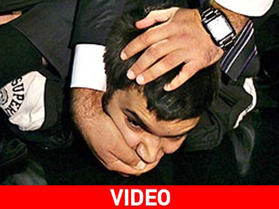 Στα “μαλακά” ο Τούρκος που πέταξε παπούτσι στον Πρόεδρο του ΔΝΤ