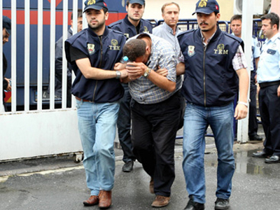 Συλλήψεις με άρωμα τρομοκρατίας