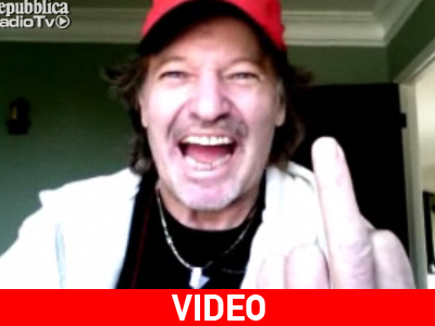 H… απρεπής χειρονομία του Vasco Rossi