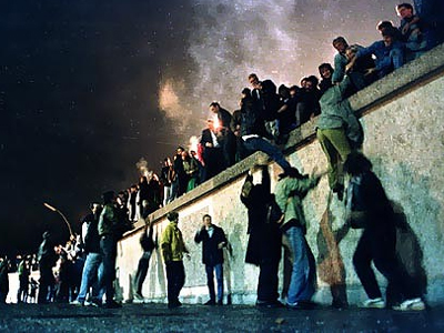 Οργή για βιντεοπαιχνίδι με δολοφονίες στο Τείχος του Αίσχους