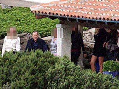 Ο Berlusconi πουλά τη βίλα «των οργίων»