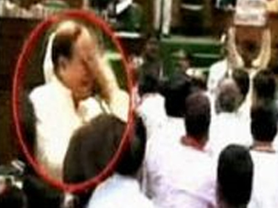 Χαστούκια στο Κοινοβούλιο της Ινδίας