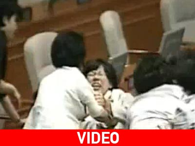 Πεδίο μάχης η Βουλή της Νότιας Κορέας