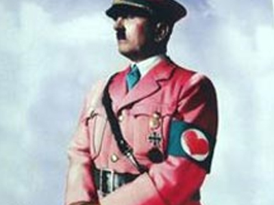 Ο Χίτλερ… στα ροζ!