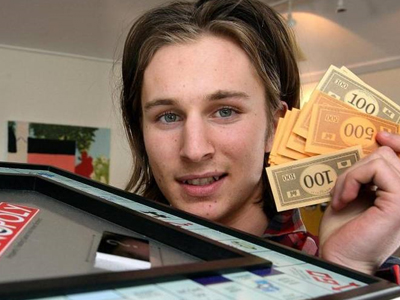 Πρωταθλητής… στη μονόπολη