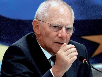 Σόιμπλε: «Η επεκτατική νομισματική πολιτική δεν επιλύει τα προβλήματα»