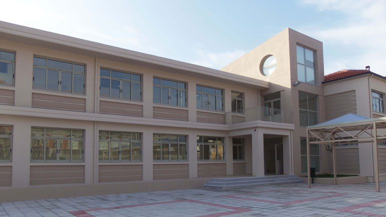 Ανανεώνει τις συμβάσεις με τις καθαρίστριες των σχολείων ο Δήμος Αθηναίων