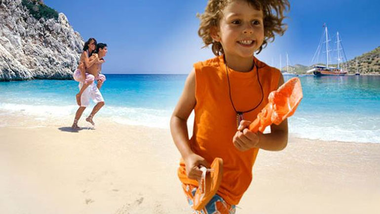 Συμβουλές για ανέμελες στιγμές στην παραλία με τα παιδιά