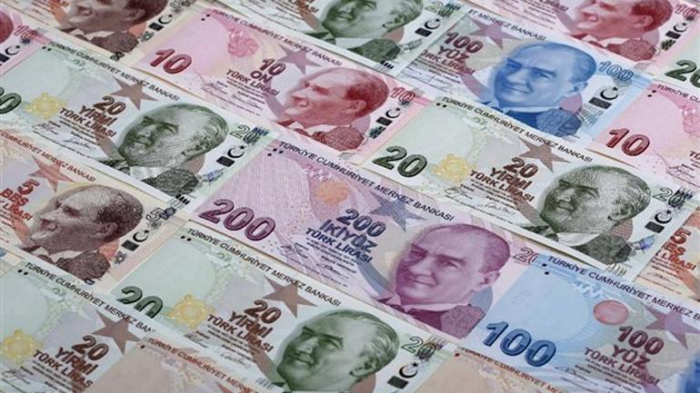 Κατρακυλά η τουρκική λίρα