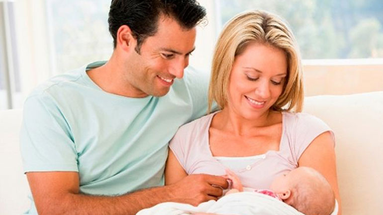 Ο υποστηρικτικός ρόλος του μπαμπά στον θηλασμό