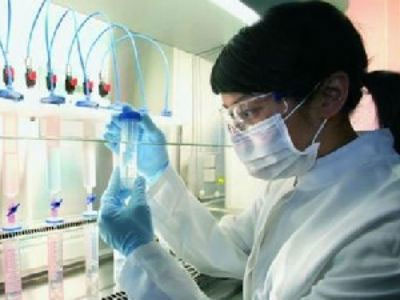 Δ. Αφρική: Ξεκινούν κλινικές δοκιμές για τη θεραπεία του Έμπολα