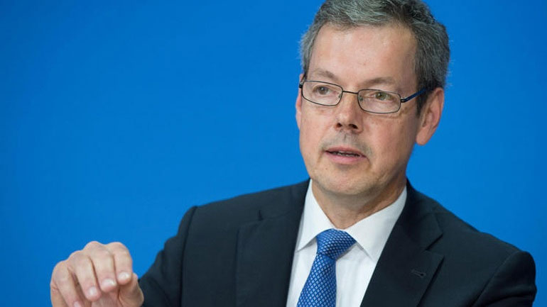 Μπόφινγκερ: «Αντιπαραγωγικές για την ανάπτυξη της Ελλάδας οι προτάσεις του ΔΝΤ»