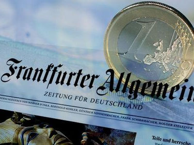 FAZ: «Δεν ευθύνεται μόνο η Ελλάδα για την πτώση του ευρώ»