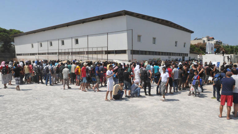 Επιταχύνονται οι διαδικασίες ταυτοποίησης των προσφύγων στα νησιά του Αιγαίου