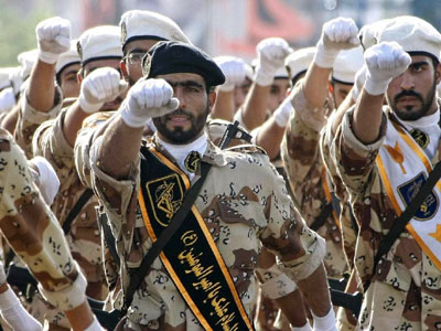 Σ. Αραβία: Ανάπτυξη 30.000 στρατιωτών στα σύνορα με το Ιράκ