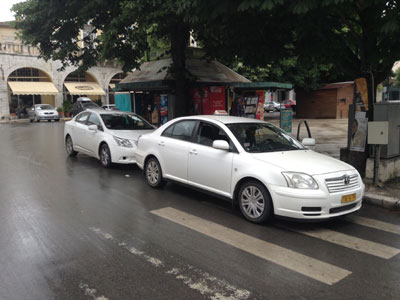 Ανήλικος είχε ρημάξει τα ταξί στην Τρίπολη