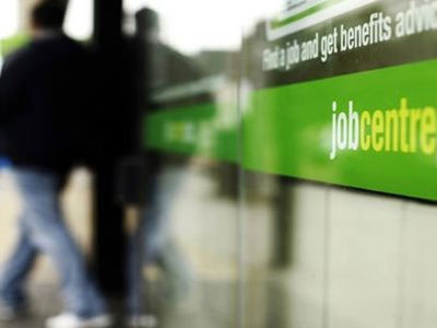 Σε χαμηλό εξαετίας η ανεργία στη Βρετανία