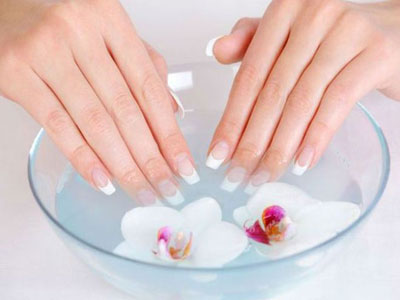 Πώς να διατηρείτε το χρώμα των νυχιών σας