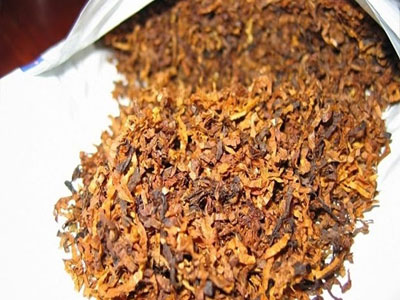 Είχε στην κατοχή του ναρκωτικά και λαθραίο καπνό