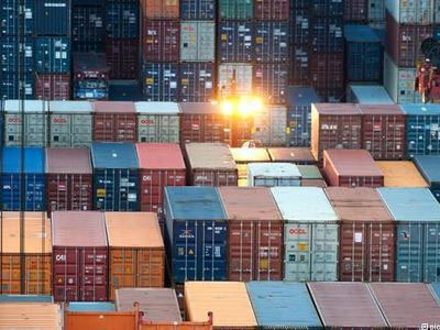 Πτώση κατέγραψαν οι εξαγωγές τον Ιούλιο