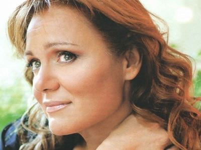 «Τη σέβομαι την τηλεόραση και της οφείλω»