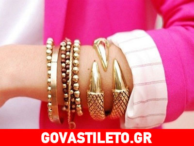Tα μεγάλα χρυσά βραχιόλια επιστρέφουν στη μόδα!