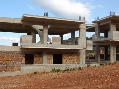 Νέα πτώση στις οικοδομικές άδειες τον Ιούλιο