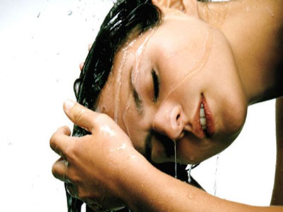 Ποιο φρούτο θα σε απαλλάξει από την πιτυρίδα