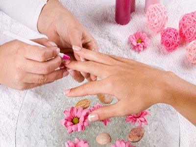 Η καθημερινή περιποίηση των νυχιών μπορεί να βλάψει την υγεία τους