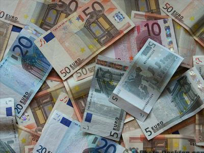 Συλλήψεις οφειλετών με συνολικά χρέη περίπου 25 εκατ. ευρώ