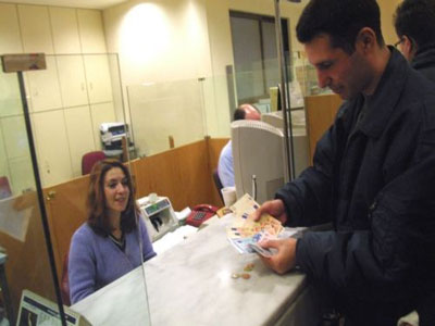 Σωσίβιο για 100.000 επιχειρήσεις το ν/σ για τα «κόκκινα» δάνεια