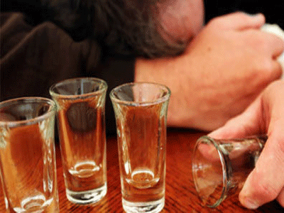 Η ανδρική επιθετικότητα, το αλκοόλ και η σχέση με τον πατέρα