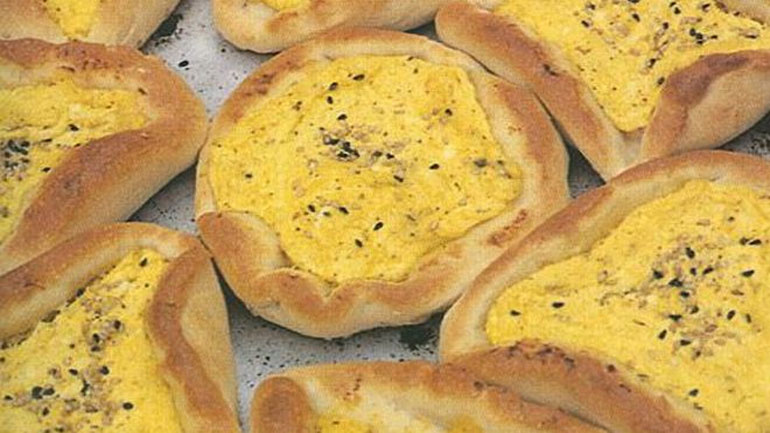 Πιτάκια με ανθότυρο για το πασχαλινό τραπέζι