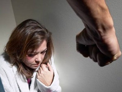 Μία στις τρεις γυναίκες στον κόσμο έχει υποστεί σωματική ή σεξουαλική βία