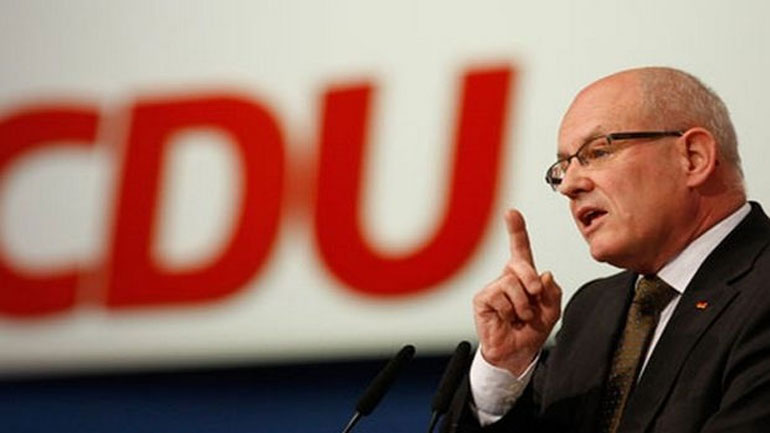 Απορρίπτει ο επικεφαλής της Κ.Ο. του CDU την κριτική εναντίον του Σόιμπλε