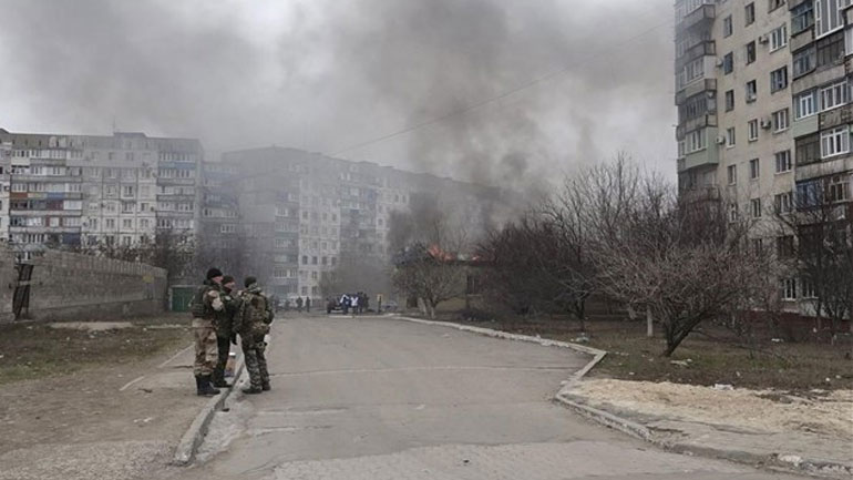 Σφοδρούς βομβαρδισμούς από τους ρωσόφωνους αυτονομιστές καταγγέλλει το Κίεβο