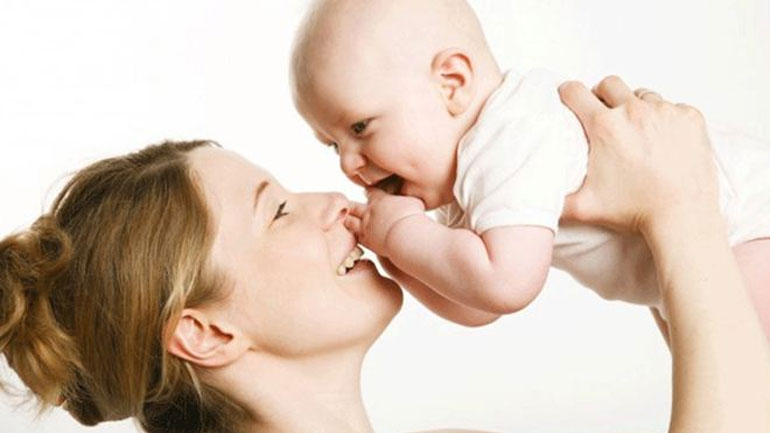 Γίνατε μητέρα; Διαβάστε με ποιον τρόπο θα αλλάξουν όλα στο… κεφάλι σας!