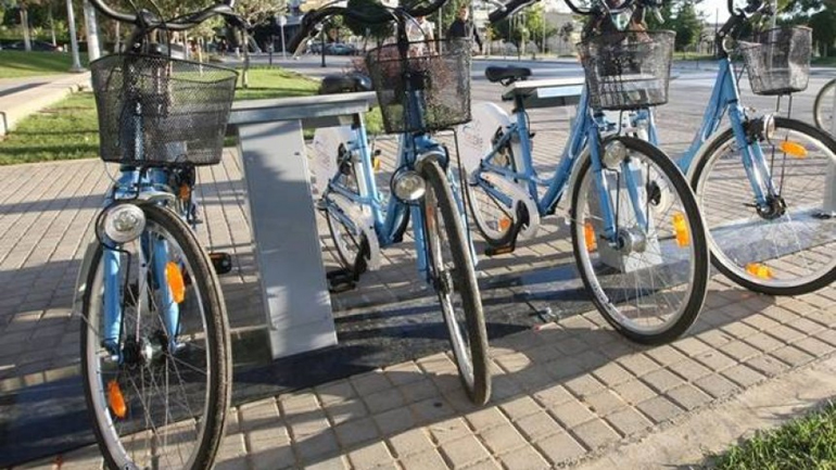 Στους δρόμους των Χανίων από σήμερα τα κοινόχρηστα ποδήλατα
