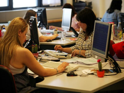 Προθεσμία έξι μηνών για την πρόσληψη προσωπικού ορισμένου χρόνου