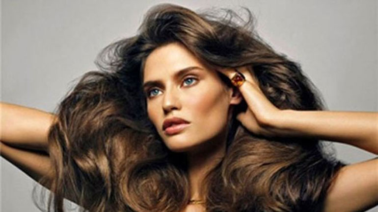 Φροντίστε τα μαλλιά σας την περίοδο του καλοκαιριού!