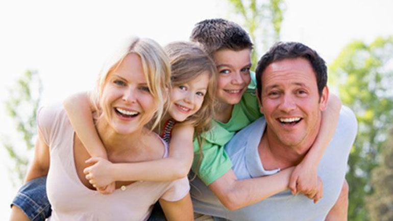 Ποιες συμπεριφορές των γονέων υιοθετούν τα παιδιά