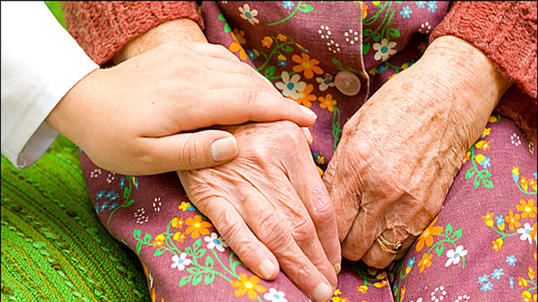 Περιφέρεια Κρήτης: Στρατηγικός στόχος η προστασία των ηλικιωμένων