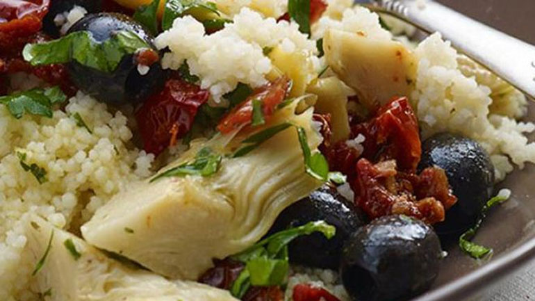 Κους-κους με αγκινάρες και λαχανικά