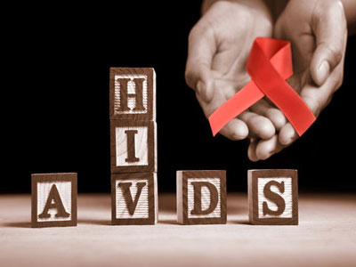 Εκδηλώσεις ενημέρωσης για το AIDS στη Θεσσαλονίκη Εκδηλώσεις ενημέρωσης για το AIDS στη Θεσσαλονίκη