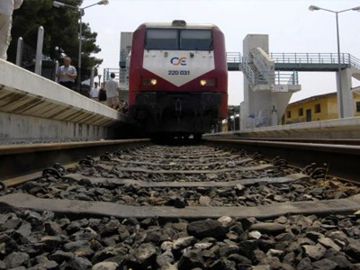 Αμαξοστοιχία παρέσυρε και σκότωσε γυναίκα Αμαξοστοιχία παρέσυρε και σκότωσε γυναίκα